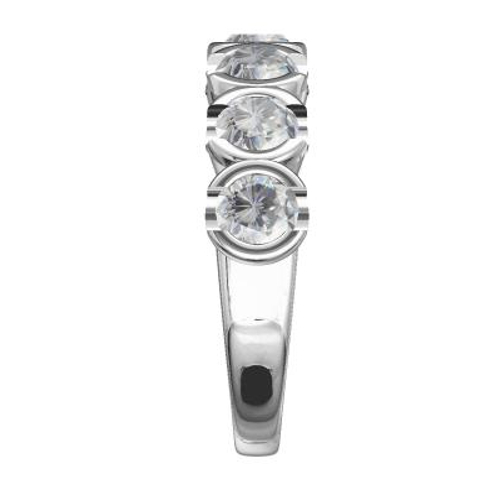Обручальное кольцо с бриллиантами - фото